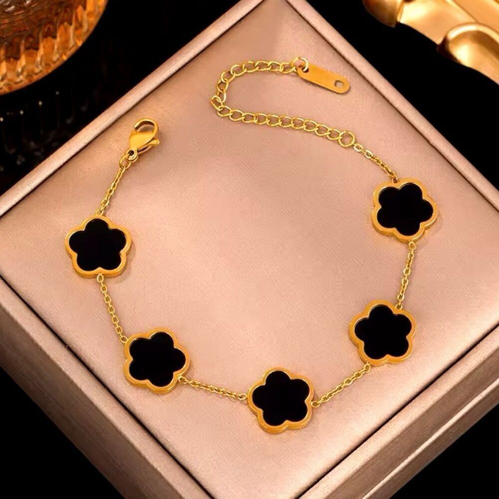 18K Gold Lucky Clover Adjustable Bracelet Womens Casual Bangle Design